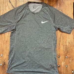 Nike Dry fit men's size medium shirt